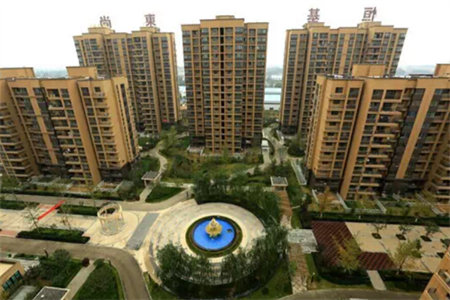 龙山中学附近东山水岸3室2厅1卫45万95m2简单装修出售